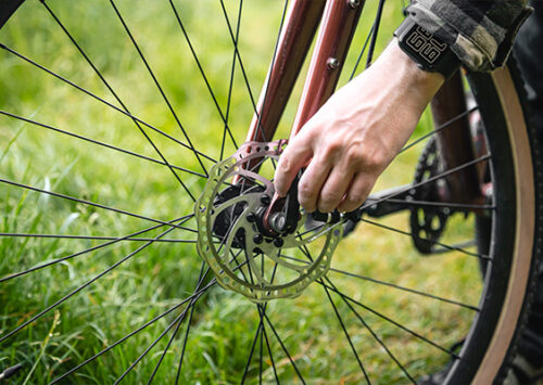 La manutenzione che nessuno fa finché non diventa costosa: come prendersi cura della bici